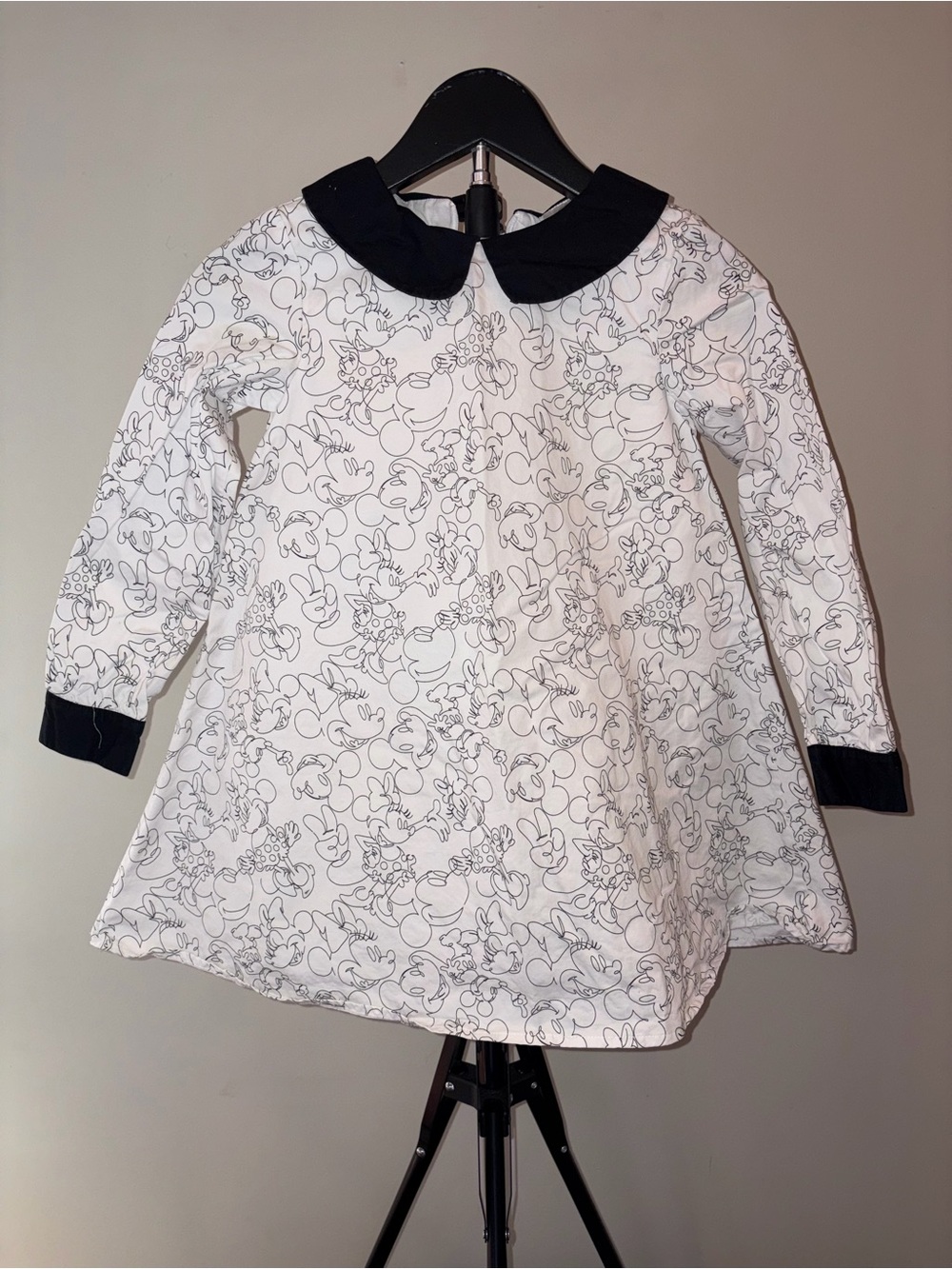 Disney Parks ivory dress with black trim & charming Mickey/Minnie print sz 5/6
